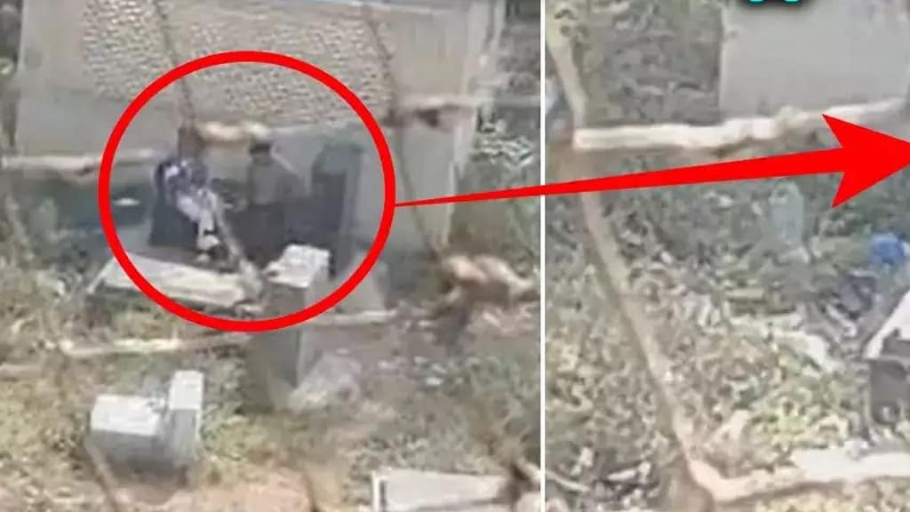 శవాలు కాలే ప్రదేశంలో ఏంట్రా ఈ చెండాలం.. ఆఖరికి శ్మశానాన్ని కూడా వదలడం లేదు ఆ పాడు పనికి.. (వీడియో చూడండి)