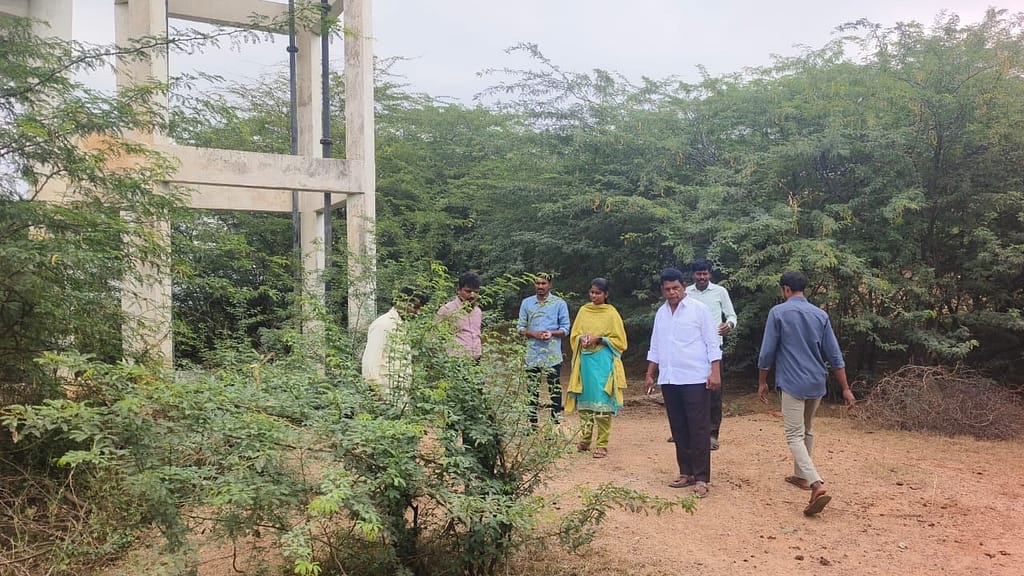 నీటి సరఫరాను పరిశీలించిన టి.డి.పి మండల కన్వీనర్ దడియాల ఆదినారాయణ.